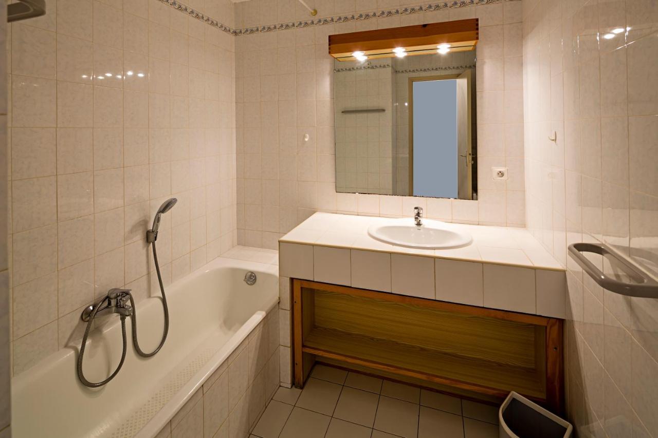 Hotel Provencal Hyeres Bagian luar foto