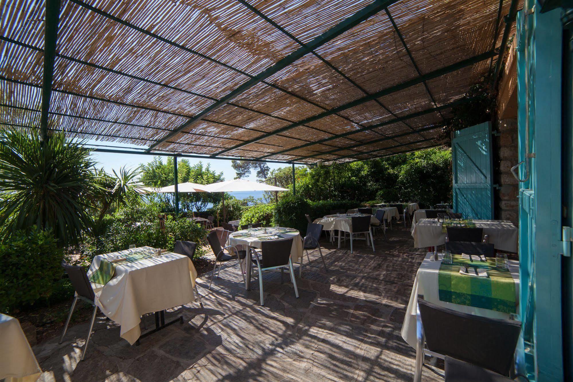 Hotel Provencal Hyeres Bagian luar foto