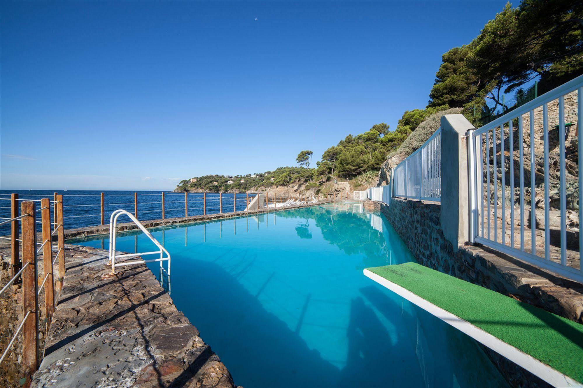Hotel Provencal Hyeres Bagian luar foto