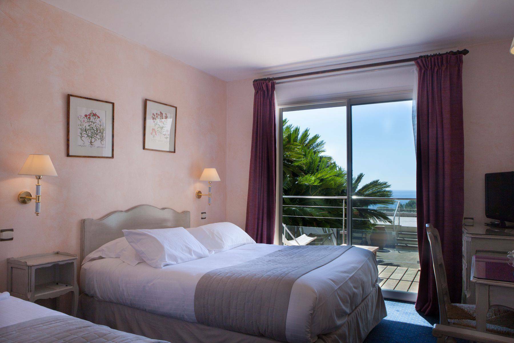 Hotel Provencal Hyeres Bagian luar foto